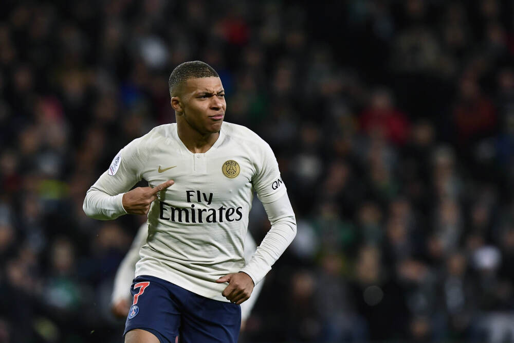 城在景中 人在画中